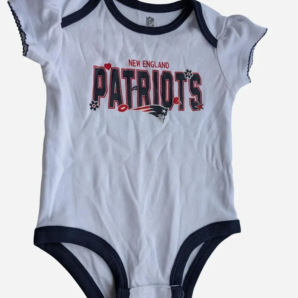 lots of Baby girl 6-9 months with 3bodysuits leggings and a long sleeve top